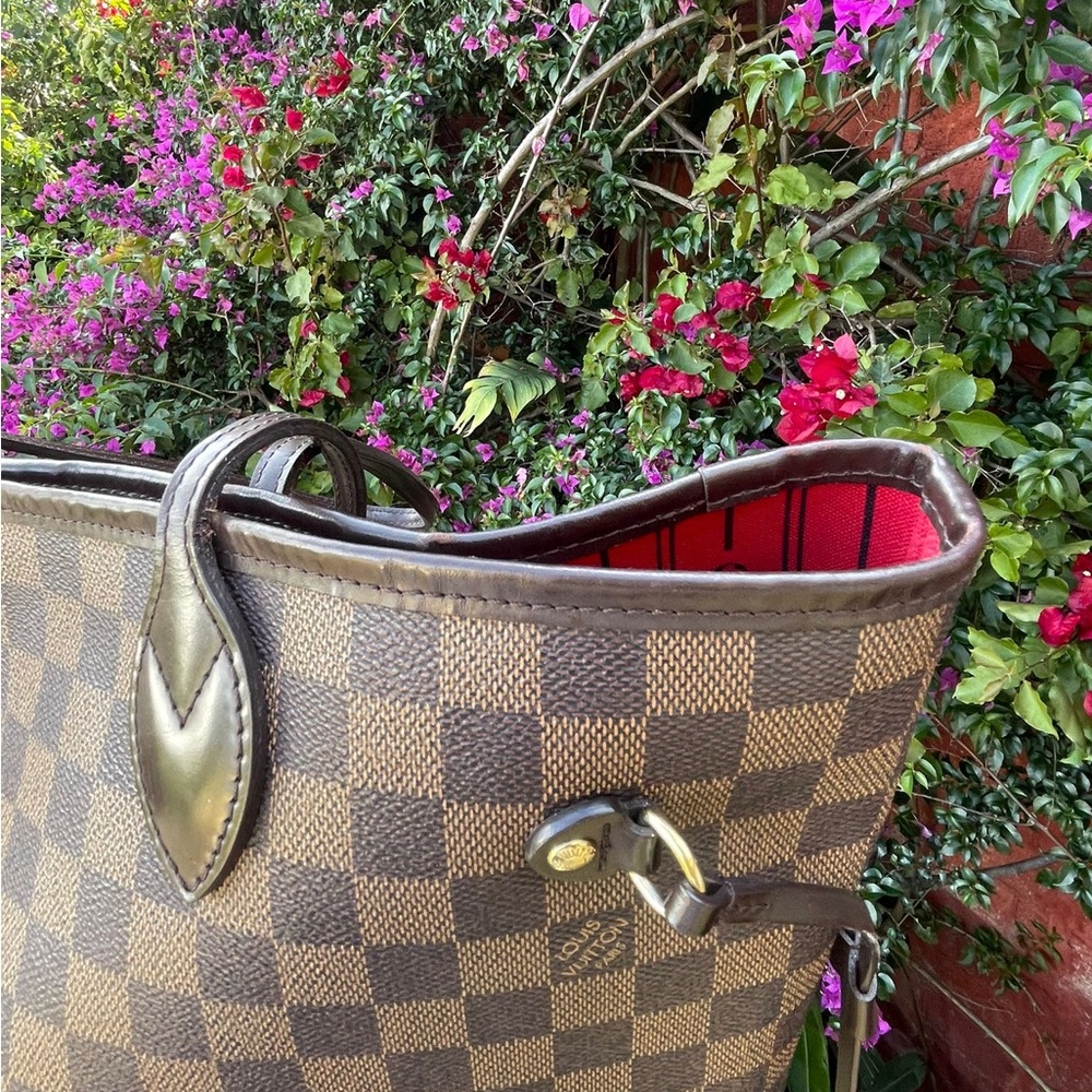 LOUIS VUITTON AUTHENTIC DAMIER EBENE GM - Picture 4 of 15